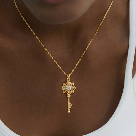 Clé d’Étoile Necklace