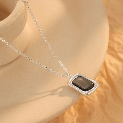 Collar Ashen Shell