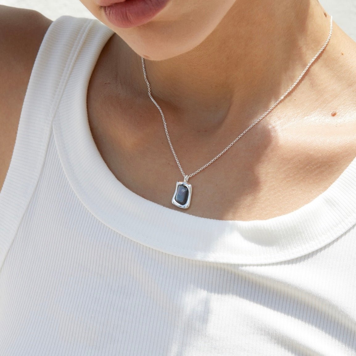 Collar Ashen Shell