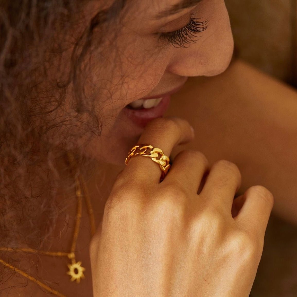 Model wearing the Paris-born Awakened Time Iconic Chain Ring.