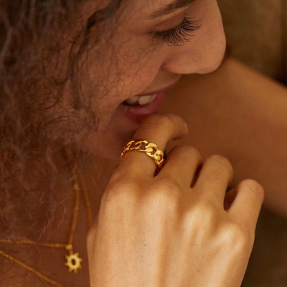 Model wearing the Paris-born Awakened Time Iconic Chain Ring.