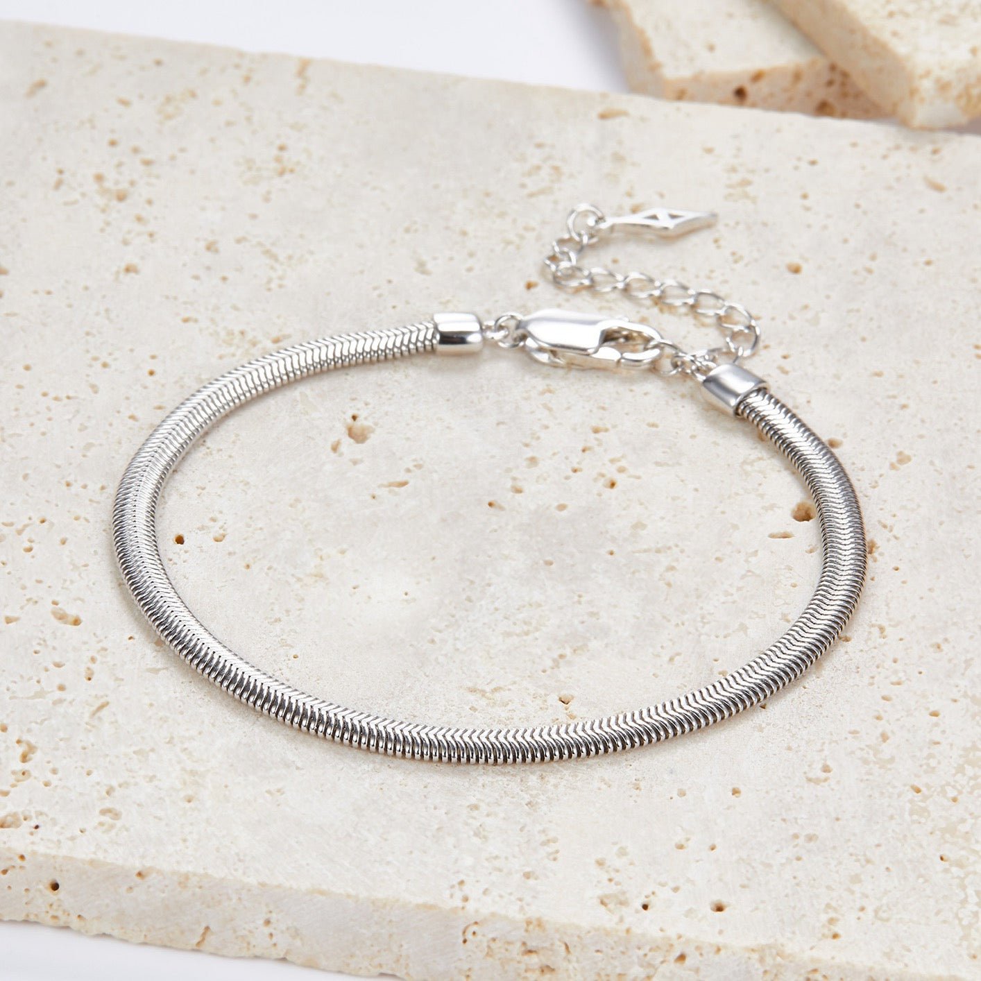 Bare Luxe – Pulsera de cadena esencial
