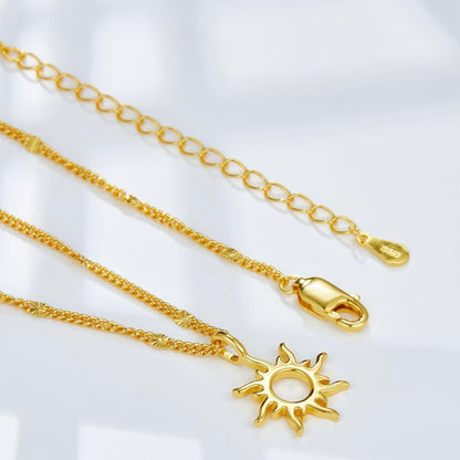 Close-up of the Helia necklace chain extender and clasp in gold vermeil