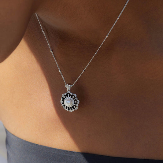 Nocturne Fleur Necklace