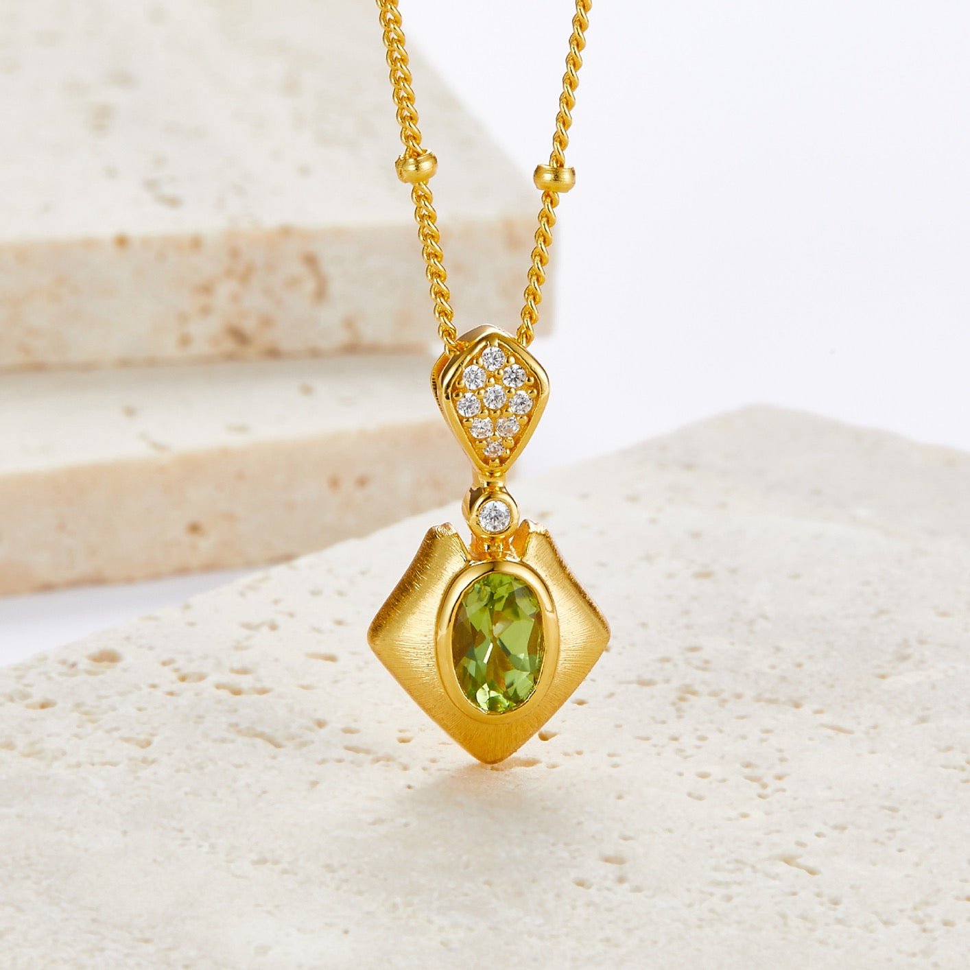Collier Talisman Olive