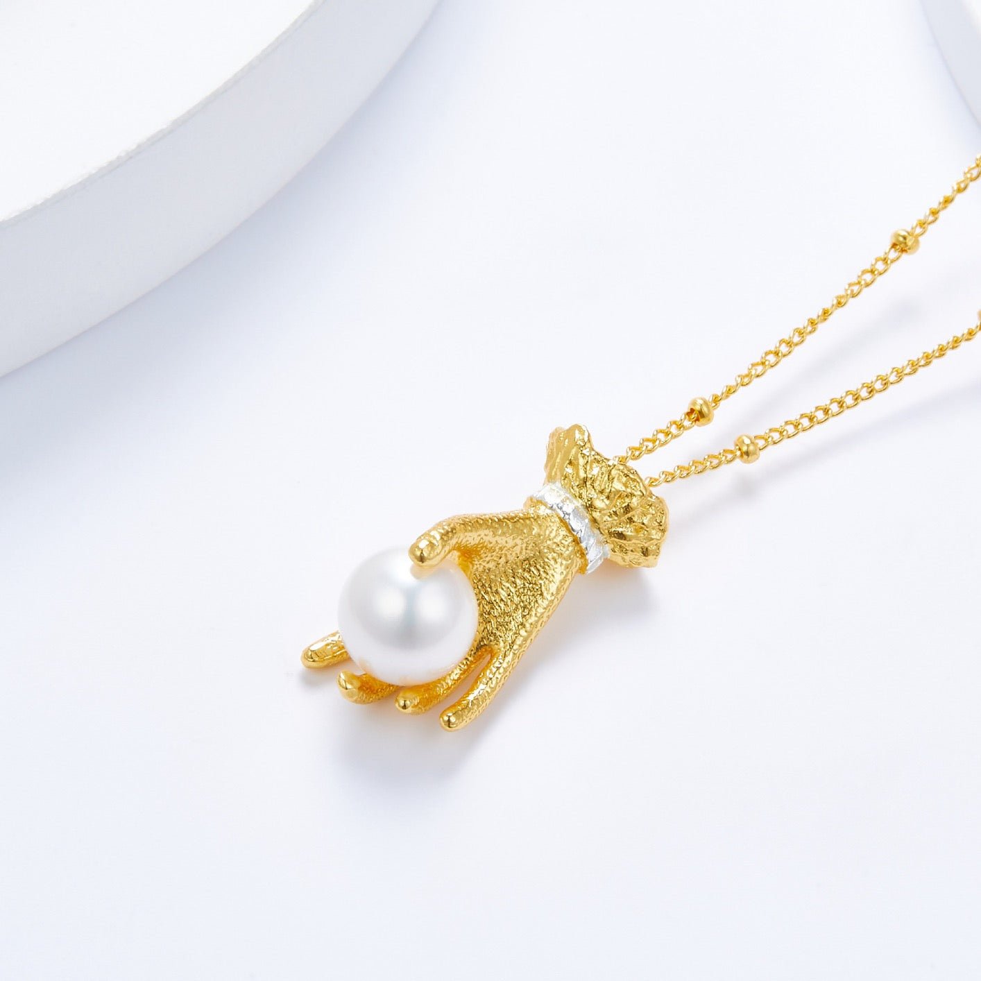 Collier Pearl in Palm