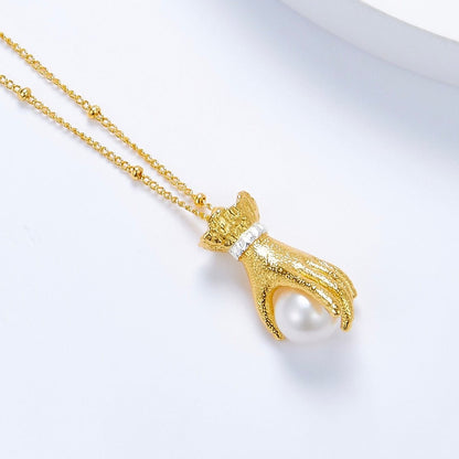 Collier Pearl in Palm