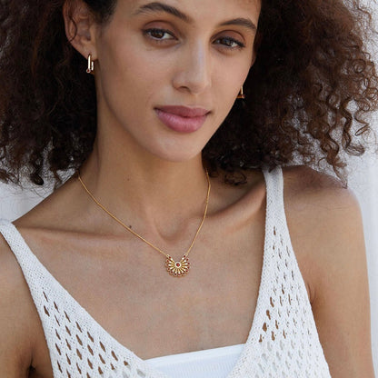 Collar Solstice Medallion